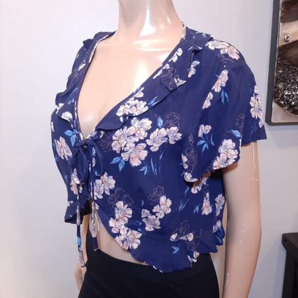 3/$20 Xhilaration Floral Crop Top Ruffled Short Sleeve Button Tie Front Target - Picture 6 of 11